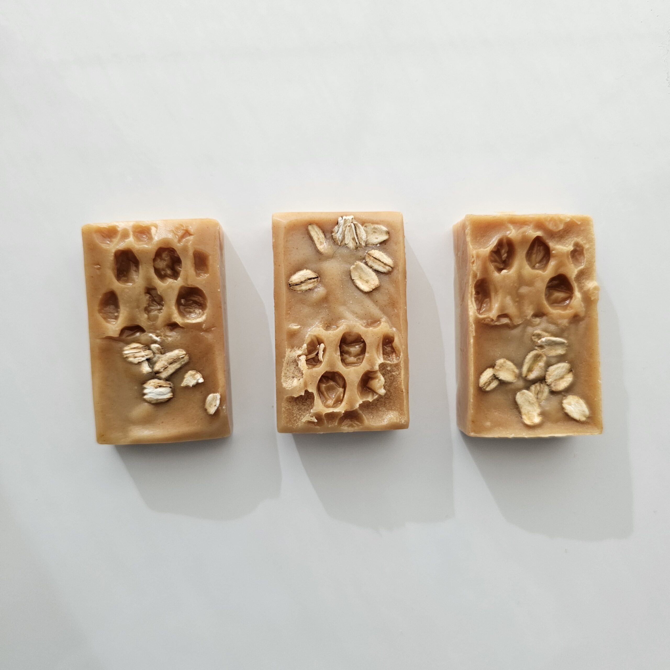 Oats, honey and turmeric- Un-scented soap samples